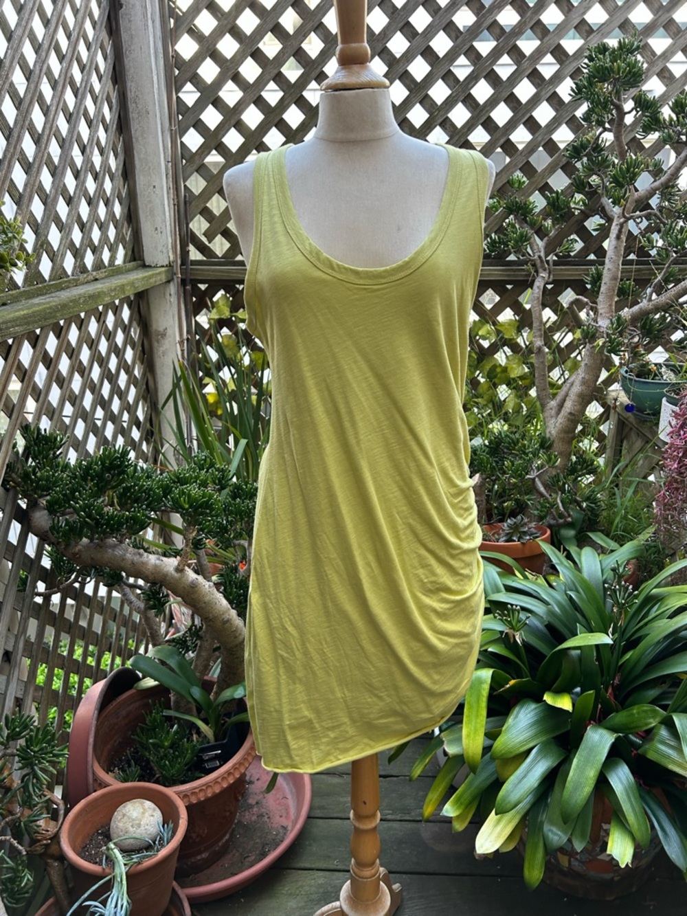 Wasabi + Mint Sleeveless Dress in Light Lime - Ruched side. Size Medium NWOT